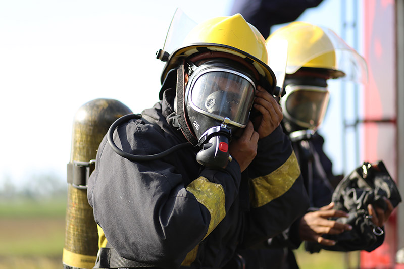 Training emergency services through live broadcasting